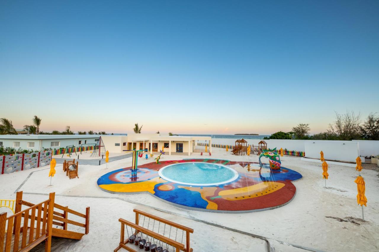 Hotel The Mora Zanzibar Matemwe  Zewnętrze zdjęcie The resort's water park